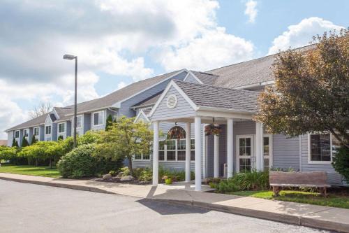 Springville Hotel | Microtel Inn & Suites Springville