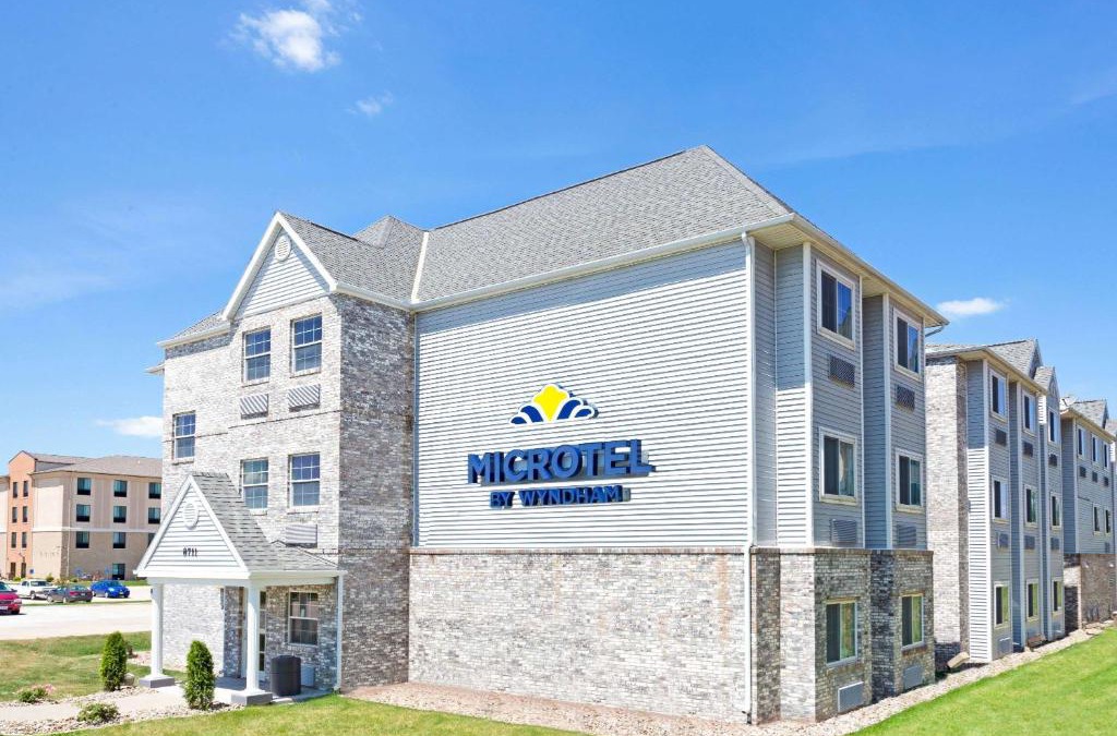 Urbandale Hotel | Microtel Inn & Suites Urbandale