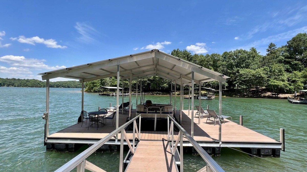 Reed Creek House | Mid Century 4 BR Lake Hartwell Home with Great views, good vibes, + large dock