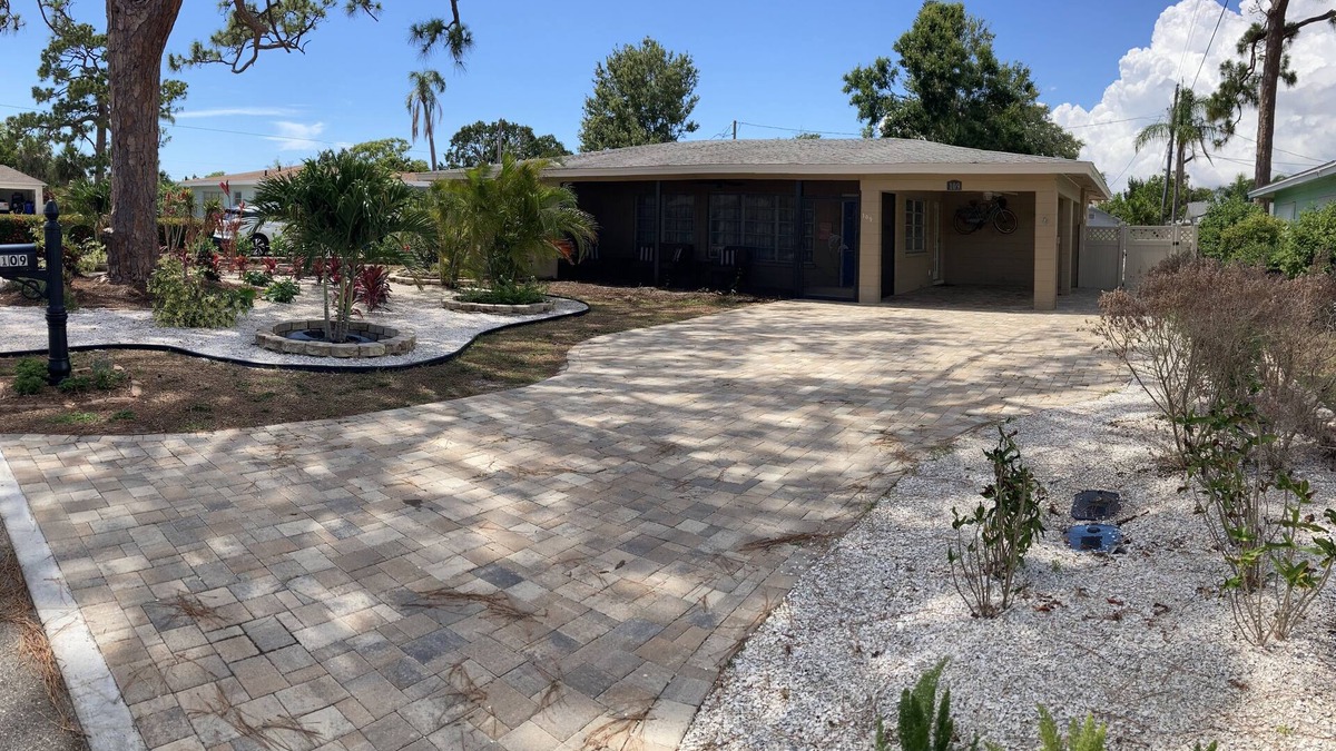 Venice House | Mid Century Beach Bungalow on the Island and walking distance to everything.