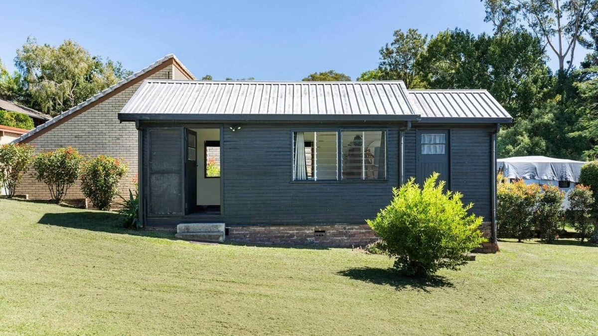 The Gap House | Mid-Century Cabin (by the golf course)