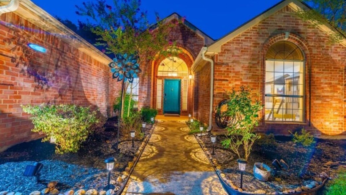 Elmo House | Mid-Century Gem by the Lake /5 Minutes to Rockwall Harbor