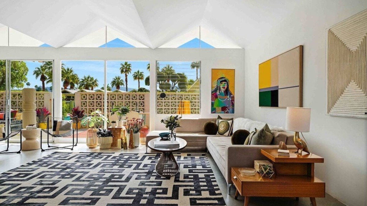 Old Las Palmas Condo | Mid-Century Icon Steps to Downtown Palm Springs, 2 Bed/2 Bath plus Den