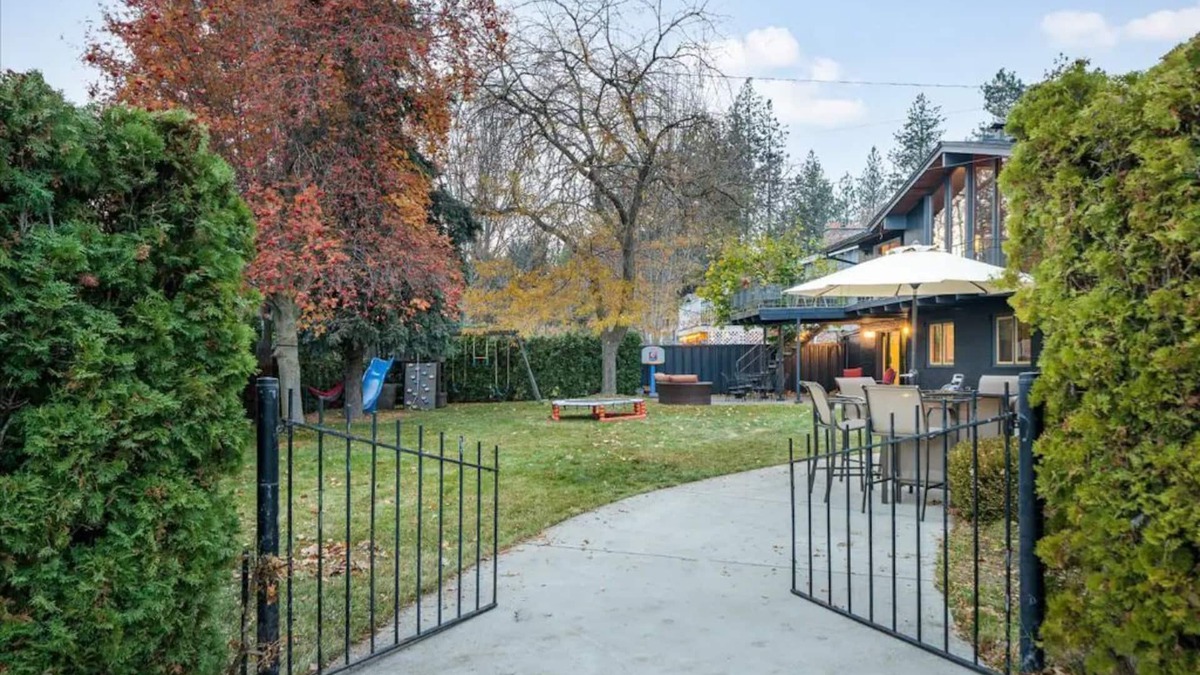 Spokane Valley House | Mid-Century Modern in Spokane Valley