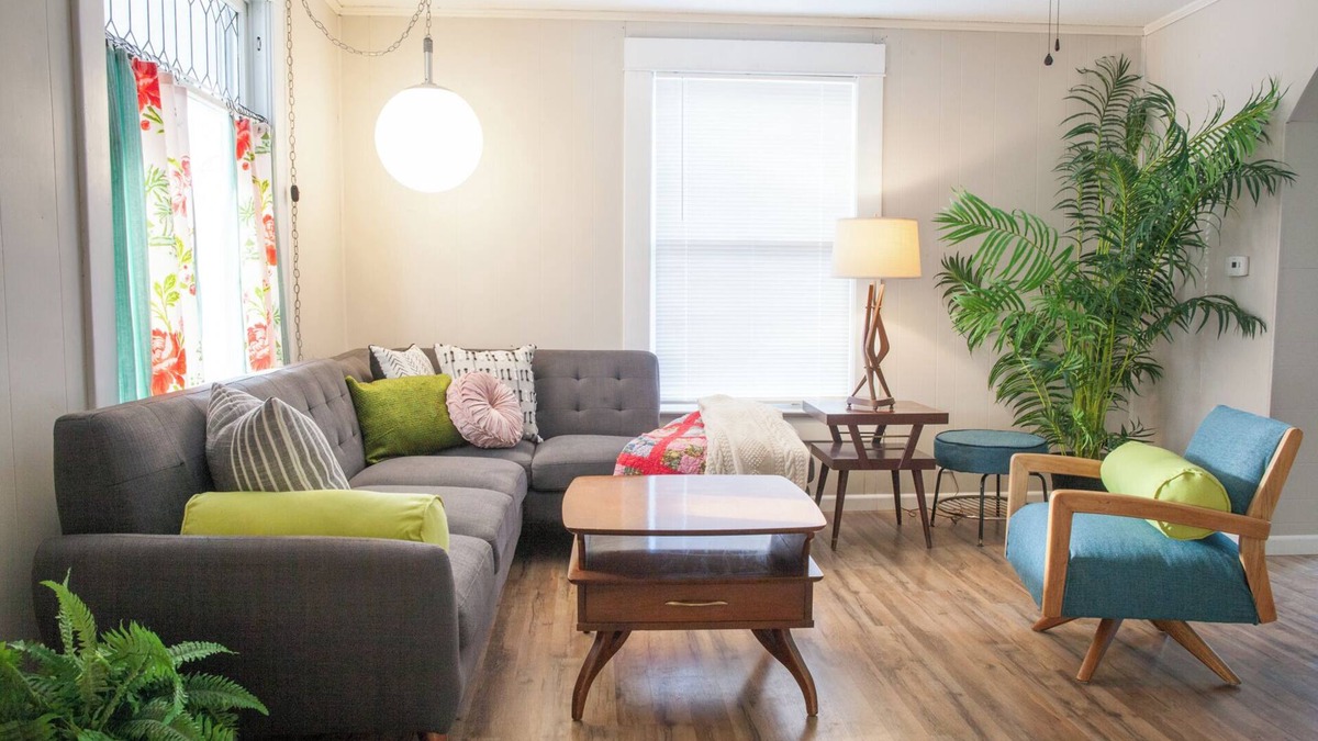 Brookfield House | Mid Century Modern Digs with AC, WiFi in Brookfield
