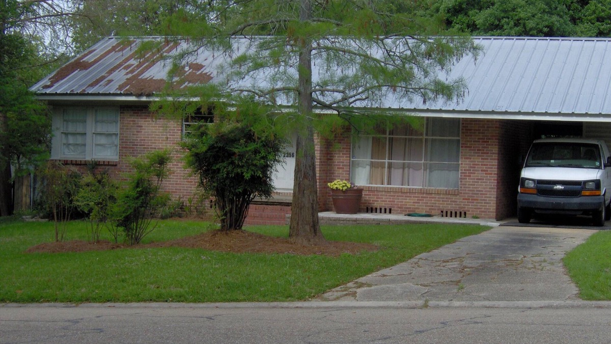 Mid City South House | Mid-Century Modern meets Cajun/Creole, hub to Louisiana Festivals & Adventures