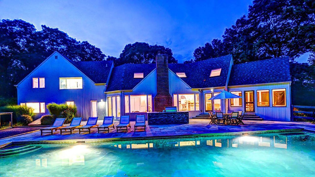 East Hampton House | Mid Century Style on 5 Private Acres, Close to East, Bridge and Sag Harbor