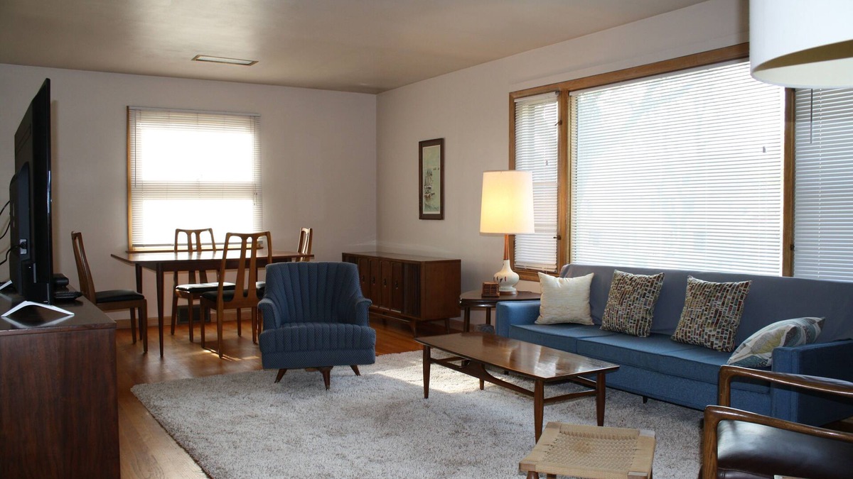 Riverwest Apartment | Mid-Century Upper in Riverwest