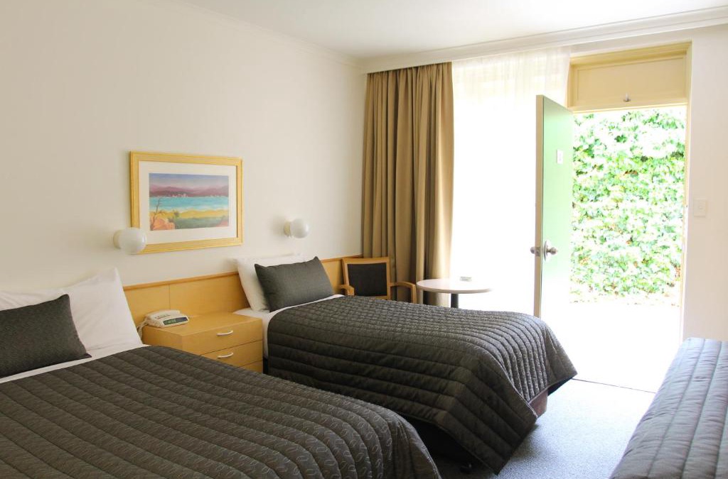 Queanbeyan Hotel | Mid City Motor Inn Queanbeyan