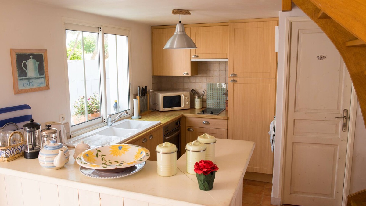 Le Bois-Plage-en-Re Cottage | Mid Island Cottage with large sunny garden