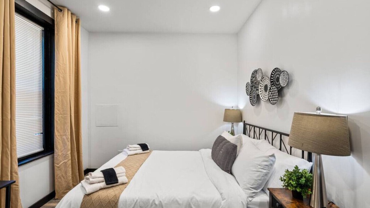 Penn-Knox Apartment | Mid/Long-Term: Spacious 3BR, 3BA Home for 8 Guests