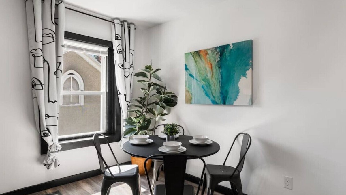 Penn-Knox Apartment | Mid/Long-Term: Spacious 1BR Home for 4 Guests