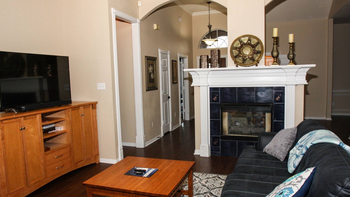 North Arlington House | Mid-Term Rental: Spacious Home, Fully Furnished-Relo, Corp travel, Ins Stays