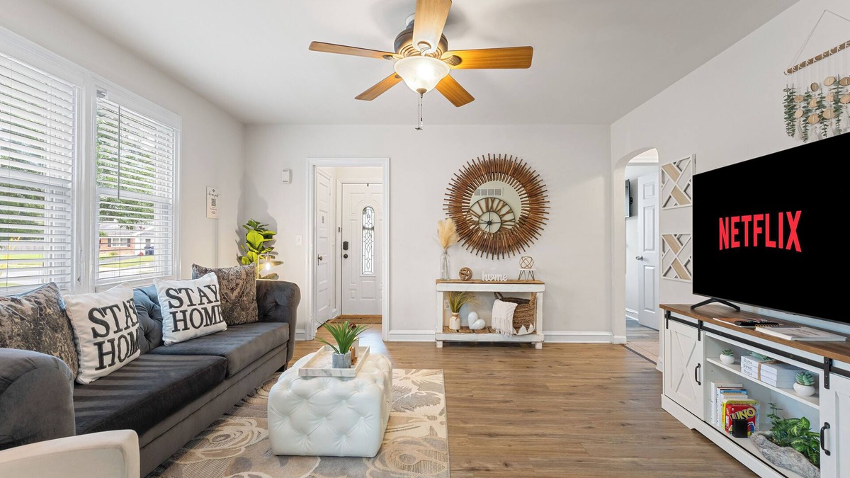 Claymont House | Mid Term Stay in North Wilmington ~ Perfect for Families ~ Bonus Gaming Shed