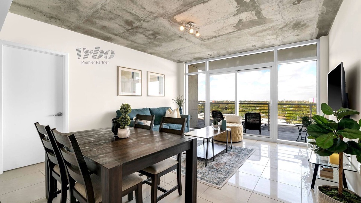 Midtown Condo | MIDBLOCK RESIDENCES BY IMD MIAMI VACATION RENTALS 2BR/2BA FREE PARKING