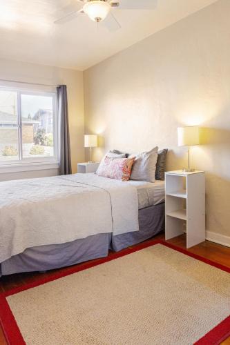 Old Southwest Apartment | Midcentury Gem in Midtown Reno