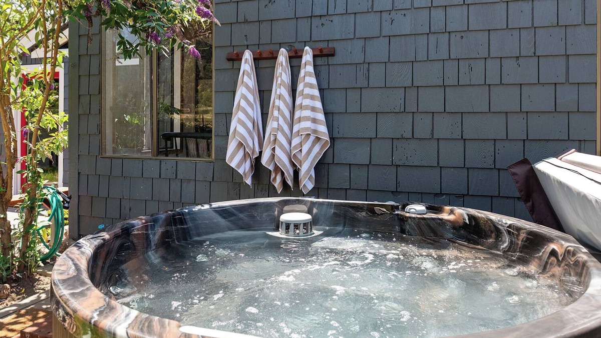 Monte Rio House | Midcentury Modern, Pet Friendly, Hot Tub!