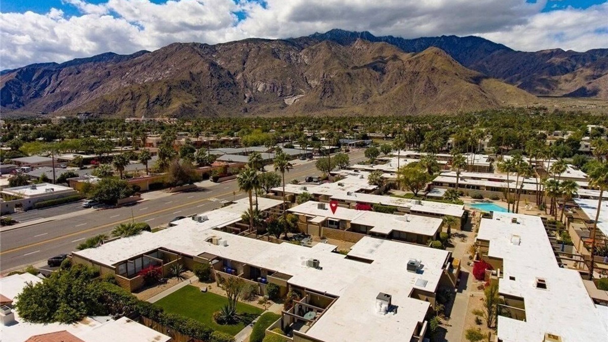 Racquet Club Estates Condo | Midcentury Modern Condo with Mountain Views in the heart of Palm Springs