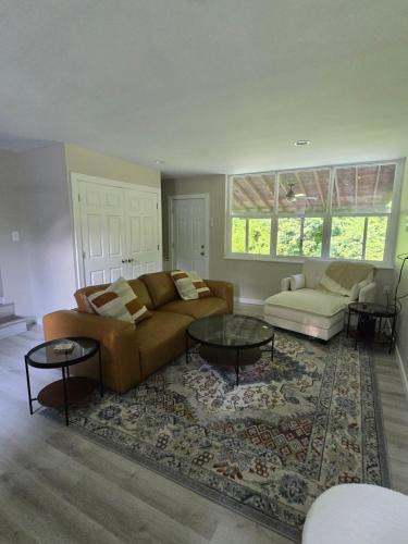 Roselawn Finance House | MidCity Country Charm