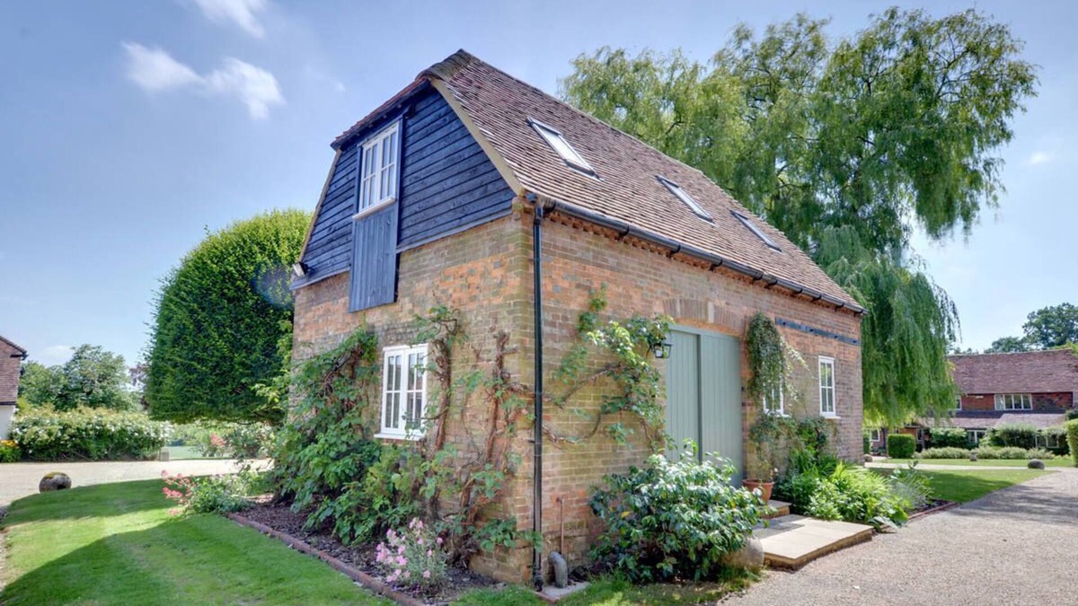 Leigh House | Middle Barn in the beautiful Tonbridge