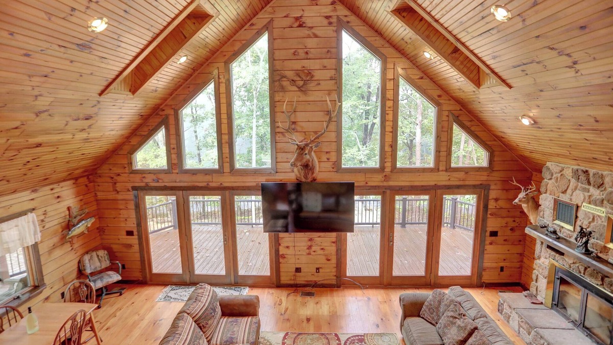 Hesston House | Middle Ridge Lodge Raystown Lake 7 Points