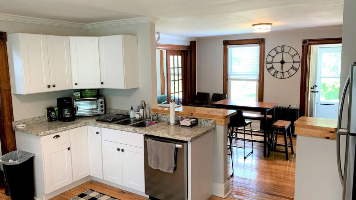 Middlebury Apartment | Middlebury Home with Sunset views!