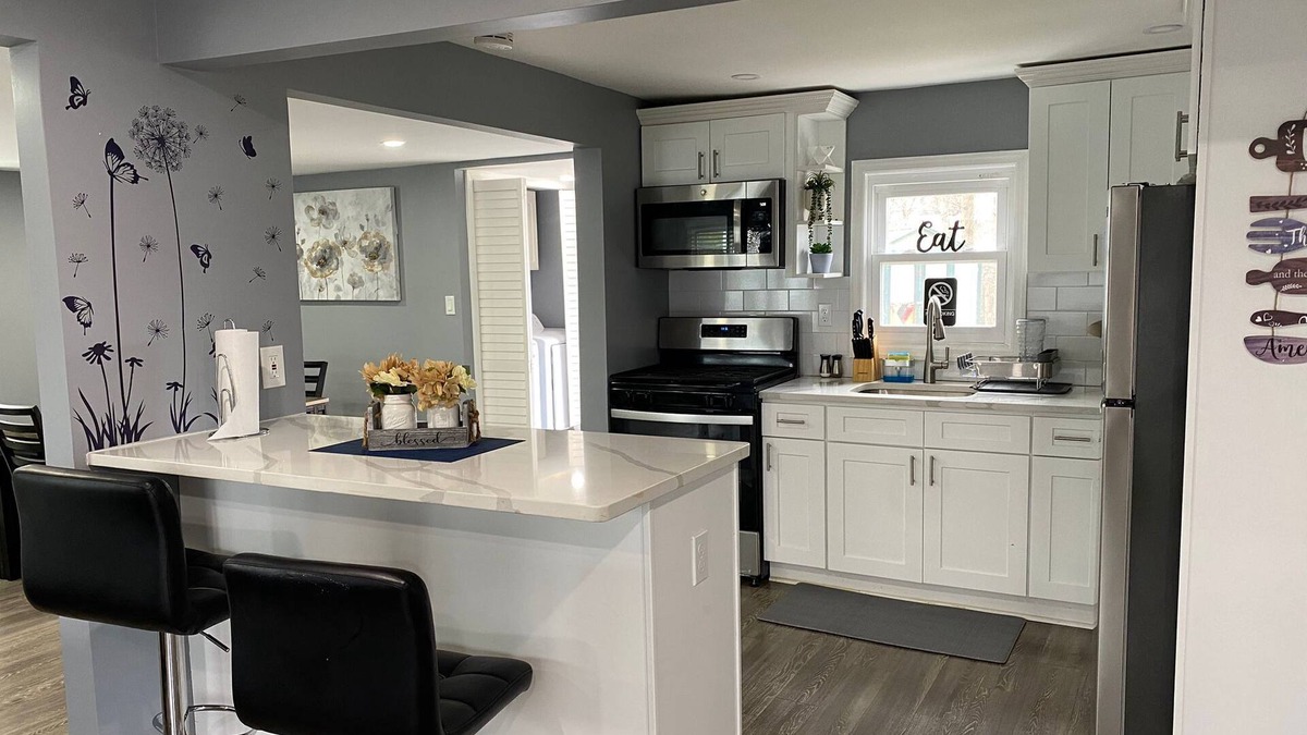 New Monmouth House | Middletown, Family, Vacation beach Home, Pet Friendly n10 min to Belfrod Ferry