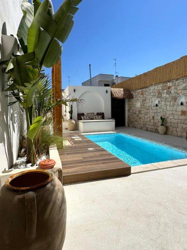 Veglie Villa | Midi Pool Villa & SPA