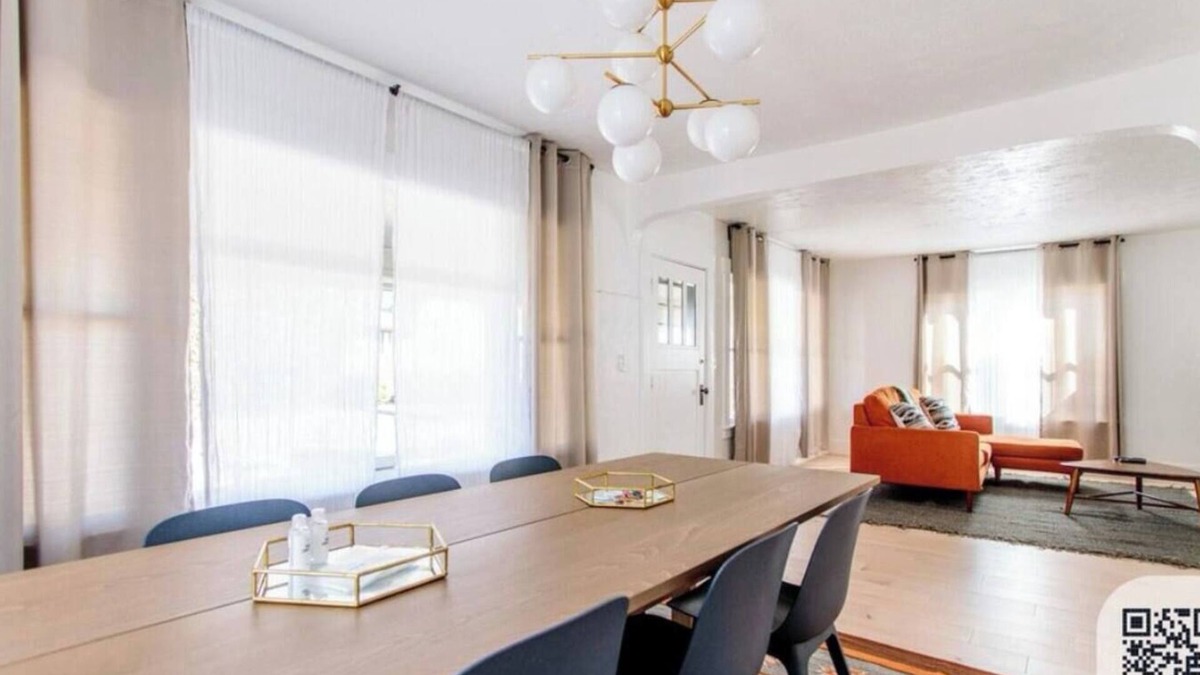 Sumner House | MidMod Muse, a Sumner Stay for traveling professionals and traveling families!