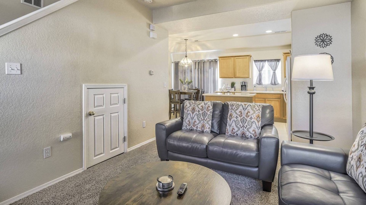 Cheyenne Meadows House | Midterm Rental Townhome, Garage Parking, Fort Carson, Beautiful Cheyenne Mountain Location