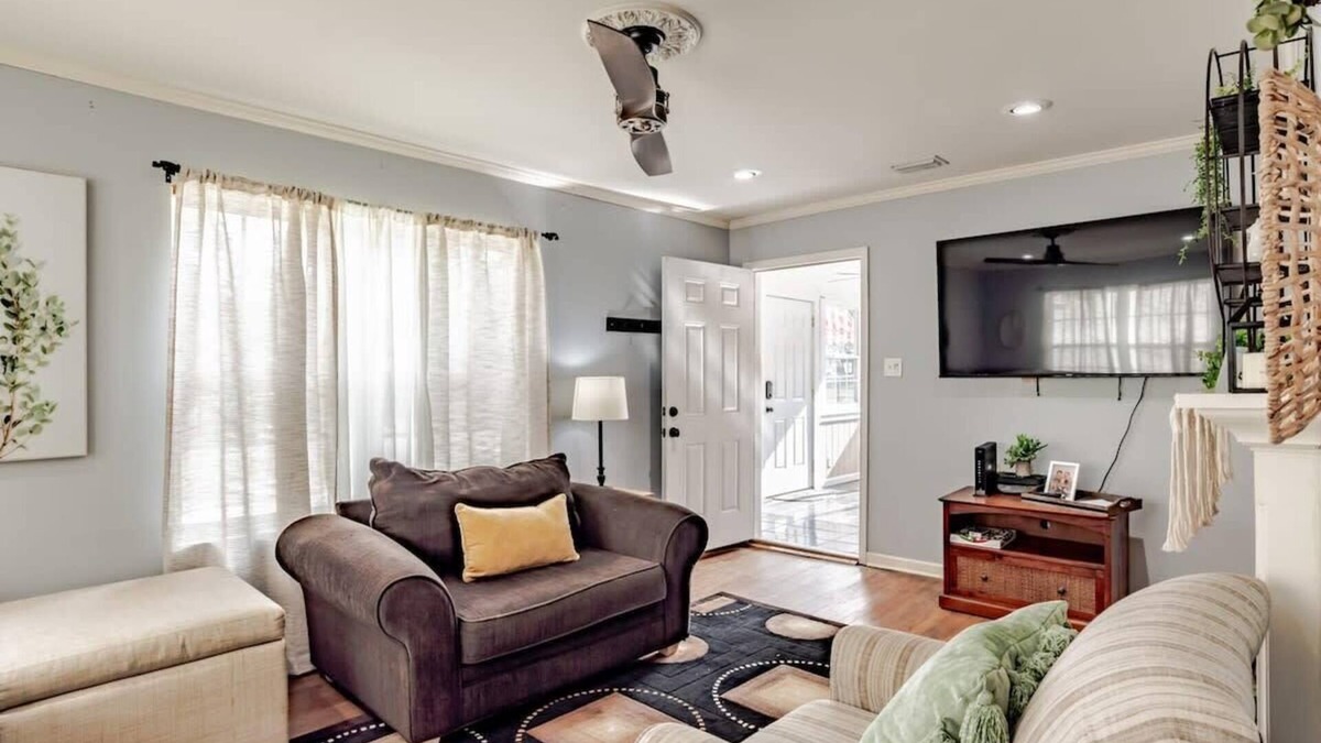 Mobile House | Midtown Cottage, Great Location! Mellow at Morgan