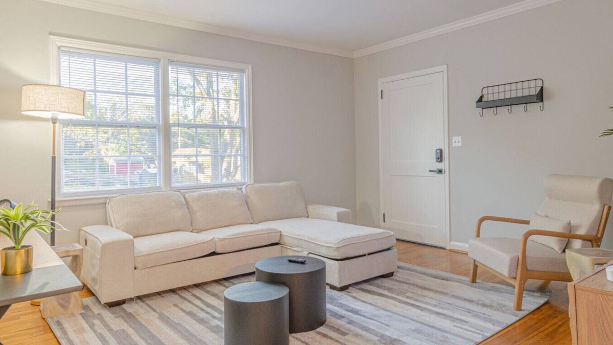 Columbus Apartment | MidTown Flats Suite C1