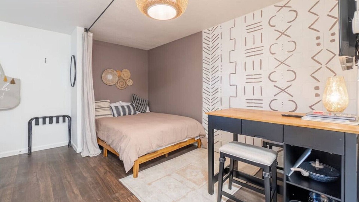 Midtown Apartment | Midtown Getaway: Trendy Studio Heart of Reno