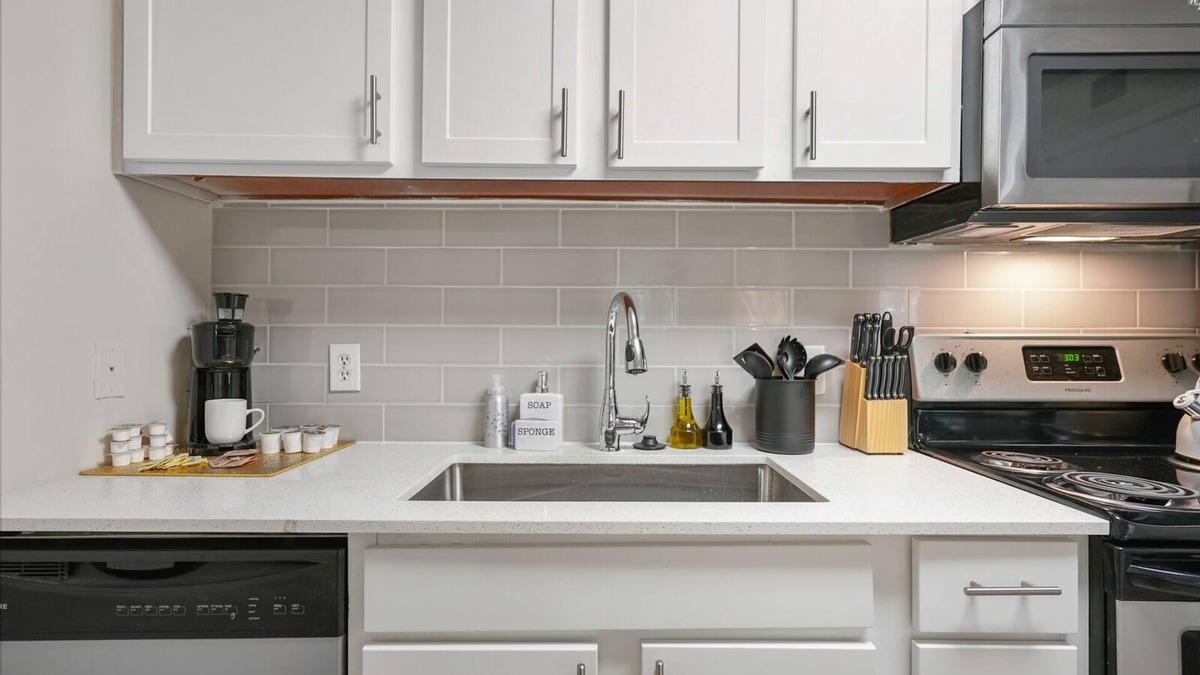 Atlantic Station Area Apartment | Midtown Modern Sleep Easy