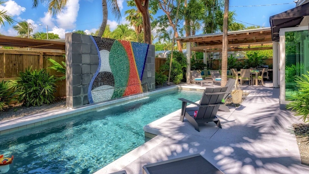 Midtown House | *MIDTOWN MOSAIC @ MIDTOWN* Modern Private Home & Pool + LAST KEY SERVICES…