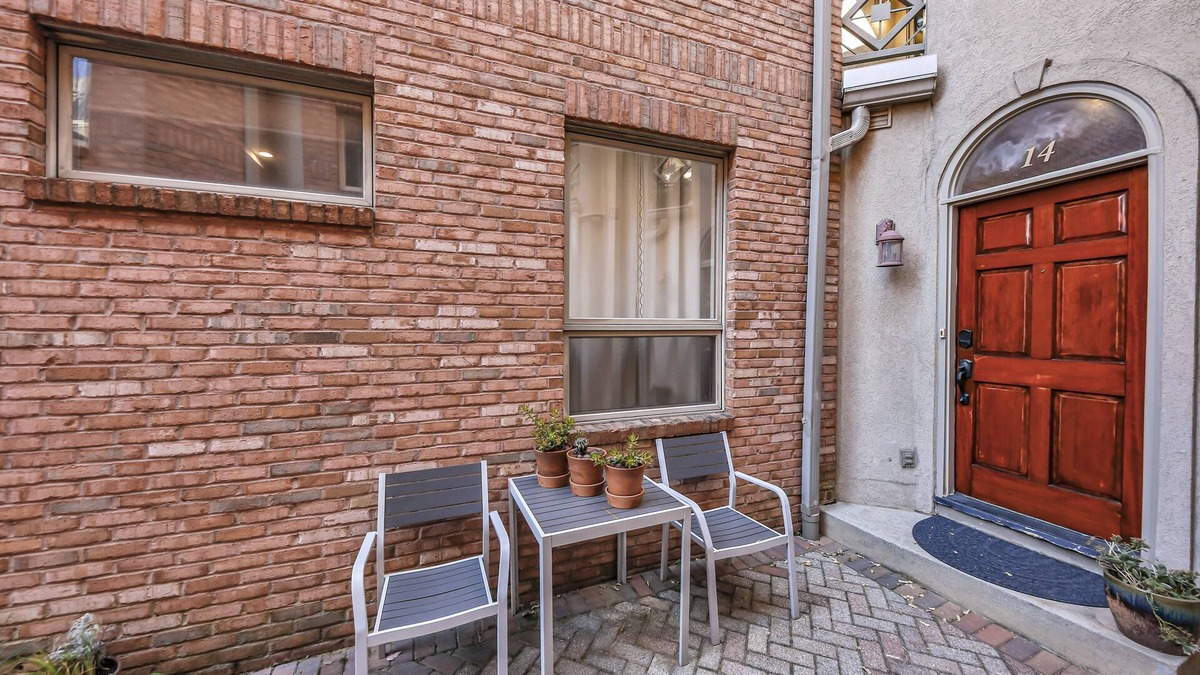 Midtown House | Midtown Townhome for Traveling Professionals