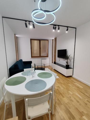 Sielce Apartment | Mieszkanie Konduktorska 1a