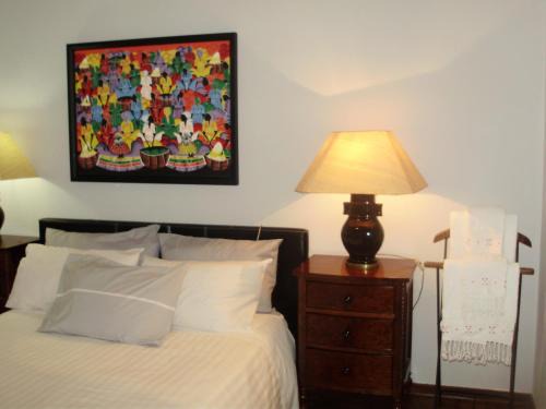 Santo Antonio dos Olivais House | Miguel Torga Room