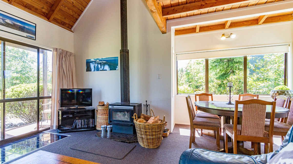 National Park Village House | Mike 'n' Marion's - National Park Holiday Home
