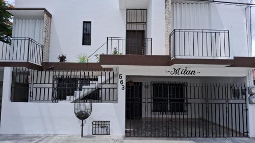 Colonos Cuzamil Apartment | Milán