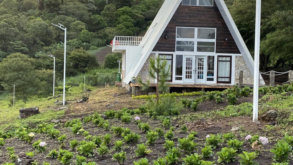 Central Nicaragua Ski Chalet | Mil flores de Palsila es una cabaña de montaña con temperaturas de 18-24 grados.