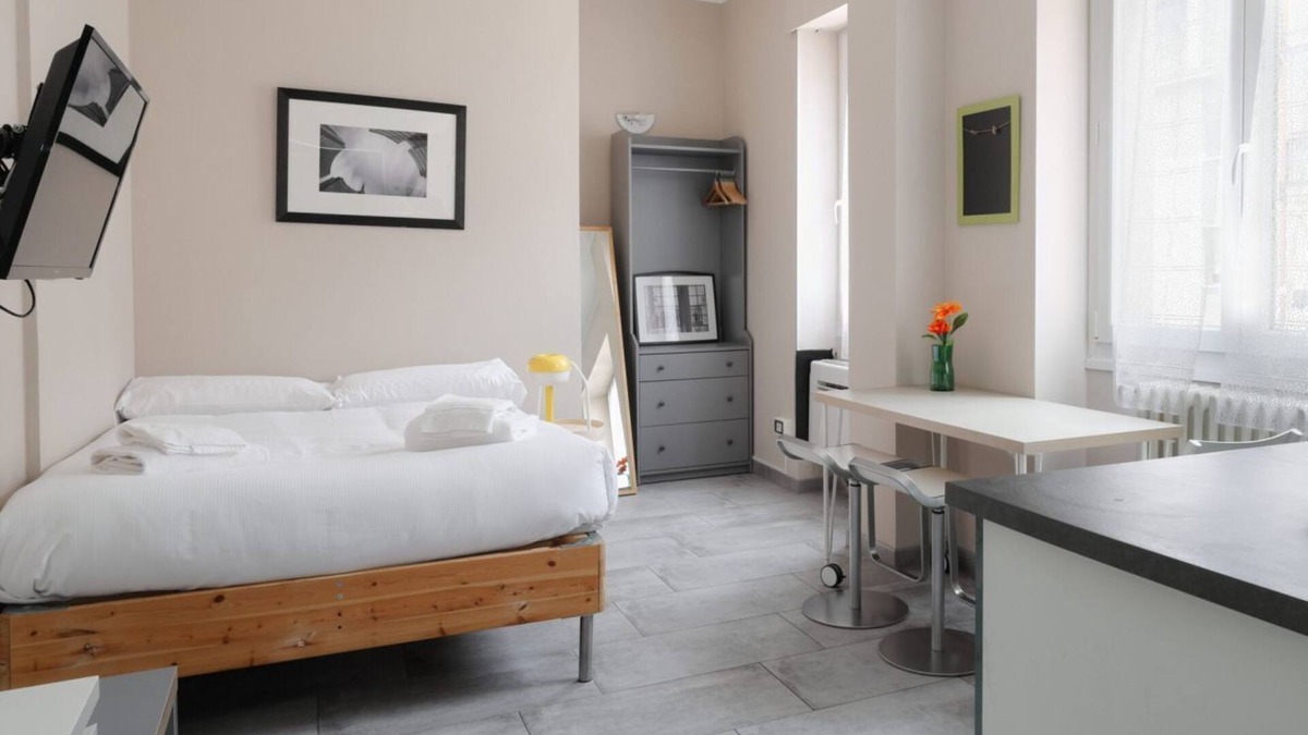 Ponte Seveso Apartment | Milano Central Station Studio 33