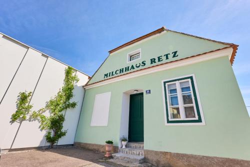 Retz House | Milchhaus Retz