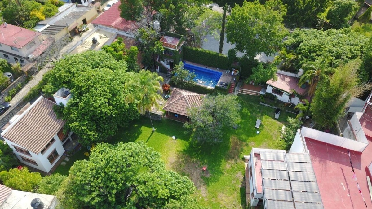 San Miguel House | Milcoapa is an amazing vacation home in the heart of this mystic town.