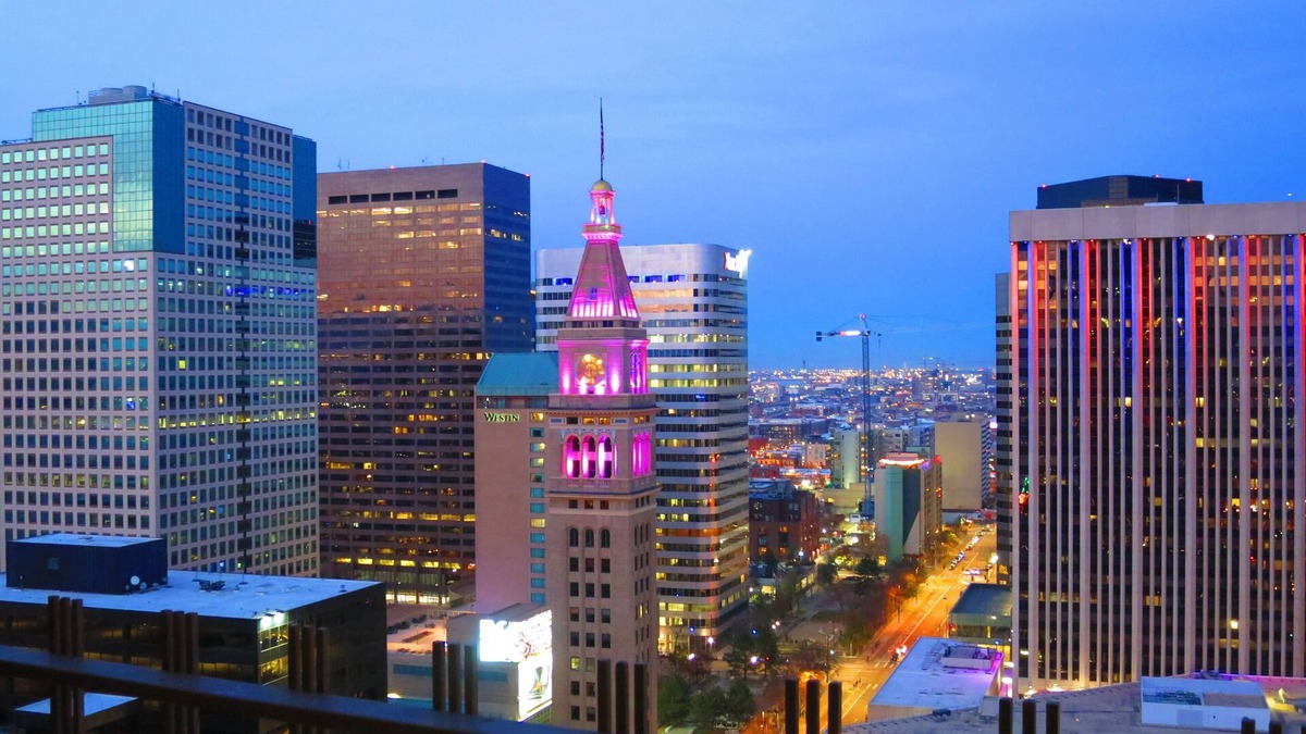 Downtown Denver Condo | MILE-HIGH 27TH FLOOR 1BD/1BA CONDO, FANTASTIC VIEWS, WALKABLE LOCATION, POOL GYM