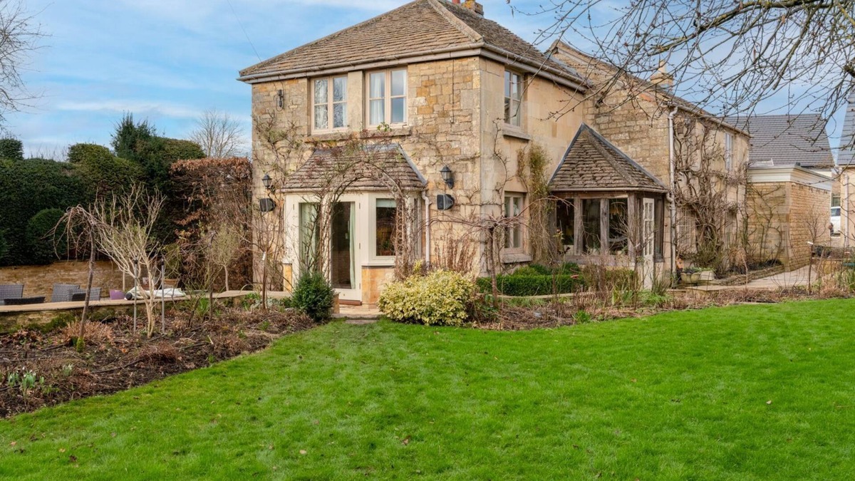 Mangotsfield Cottage | Milestone - Greet, near Winchcombe