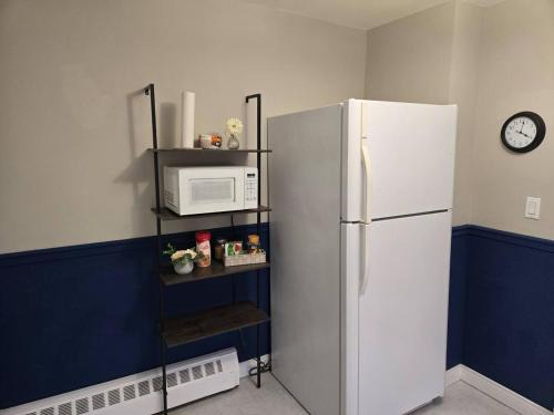 Saint John Apartment | Milford room 1