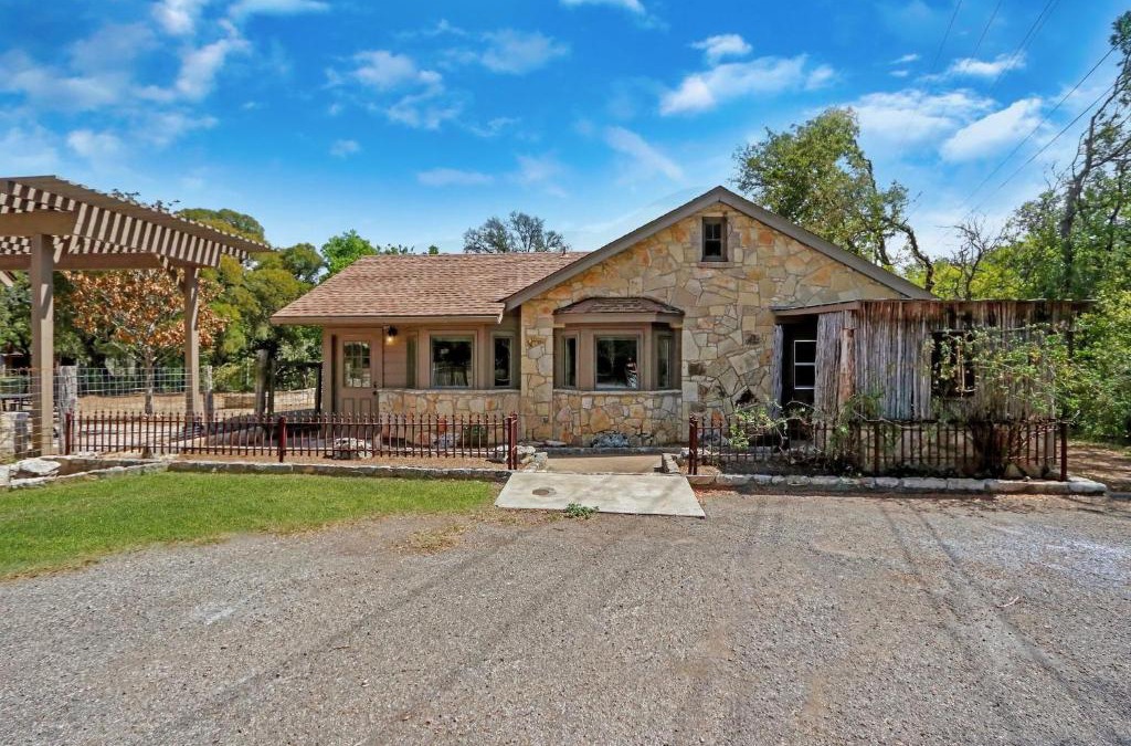 Dripping Springs House | Milk Bath Springs Cottage