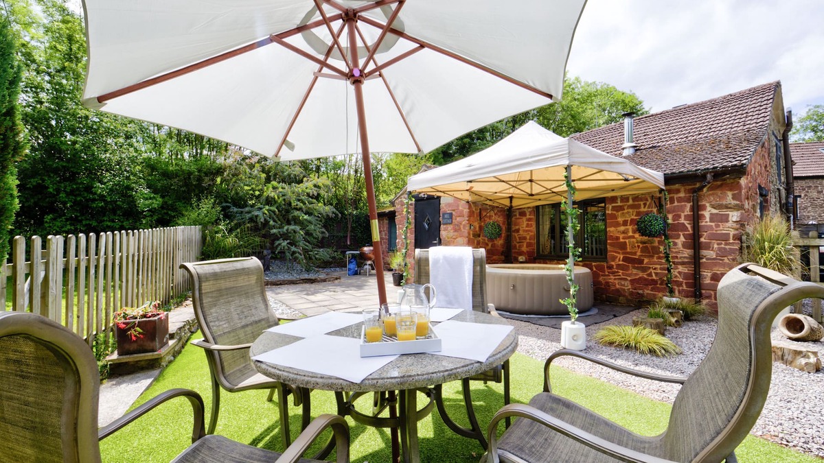 Longhope Cottage | Mill Cottage - Forest of Dean GloucestershirenDog Friendly, Hot tub, Wood Burner