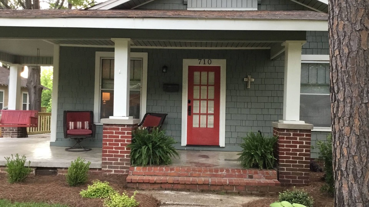 Tupelo Cottage | Mill Cottage- minutes to Arena/Downtown/NMMC. 1 mi. from Fairpark.